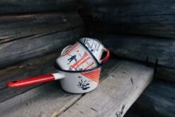 Knivesandtools Enamel Set E-SET-01, Tazas 8 Cm, 10 Cm Y Cacerola 14 Cm 14 Knivesandtools Enamel Set E-SET-01, Tazas 8 Cm, 10 Cm Y Cacerola 14 Cm -Navaja Tienda knivesandtools enamelware 10